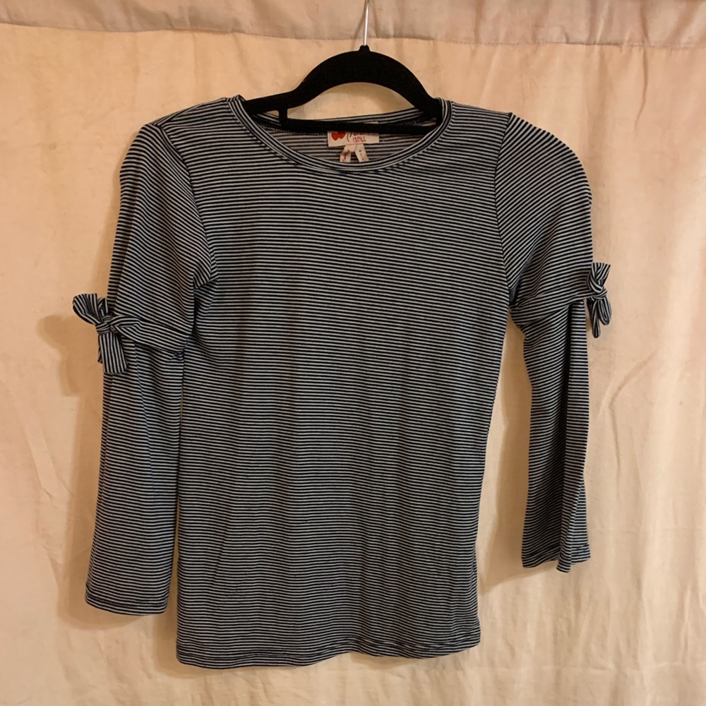 comfy striped top with bows on sleeves